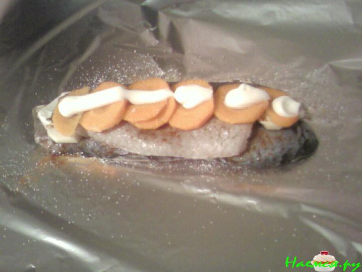 Карасик запечённый с овощами