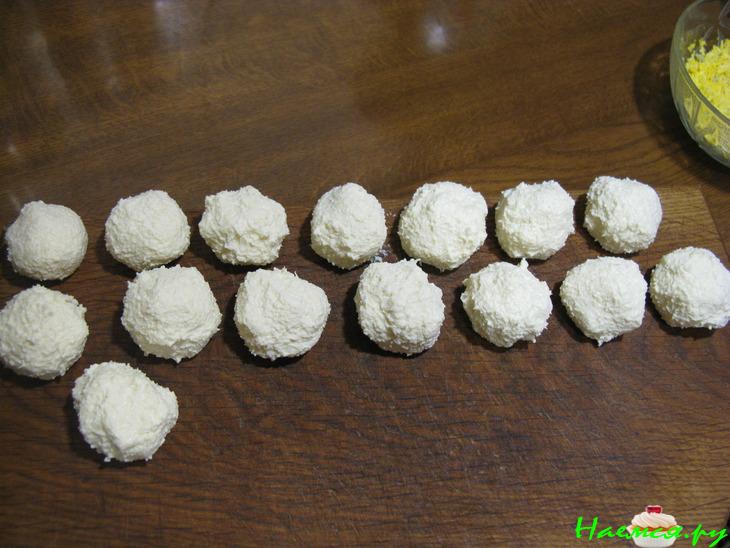 Закусочные творожные шарики с хреном