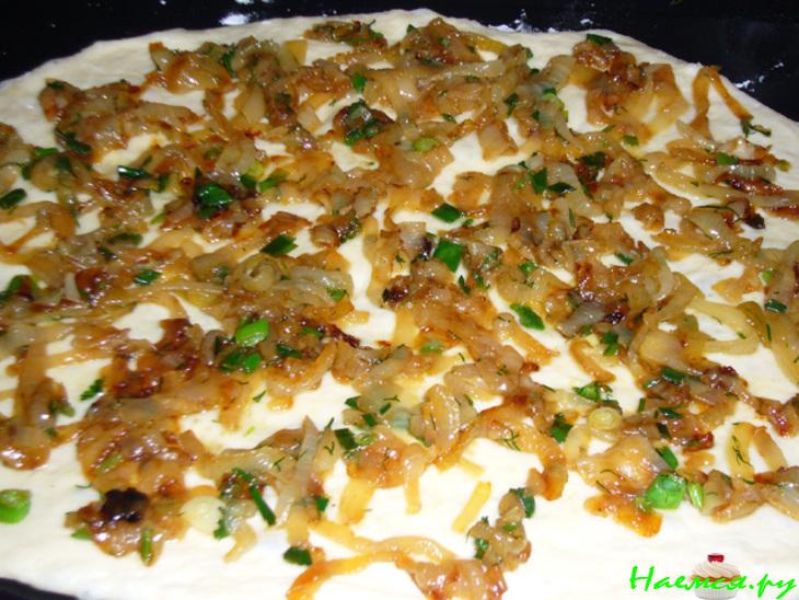 Пирог с карамелизированным луком и сыром Фета Пирог с карамелизированным луком и сыром Фета