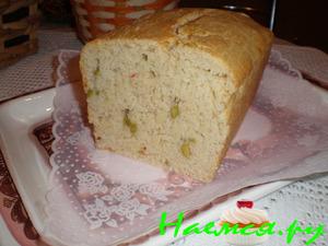 Хлеб с рикоттой и оливками