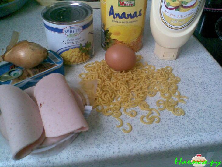 Салат любимый с тунцом