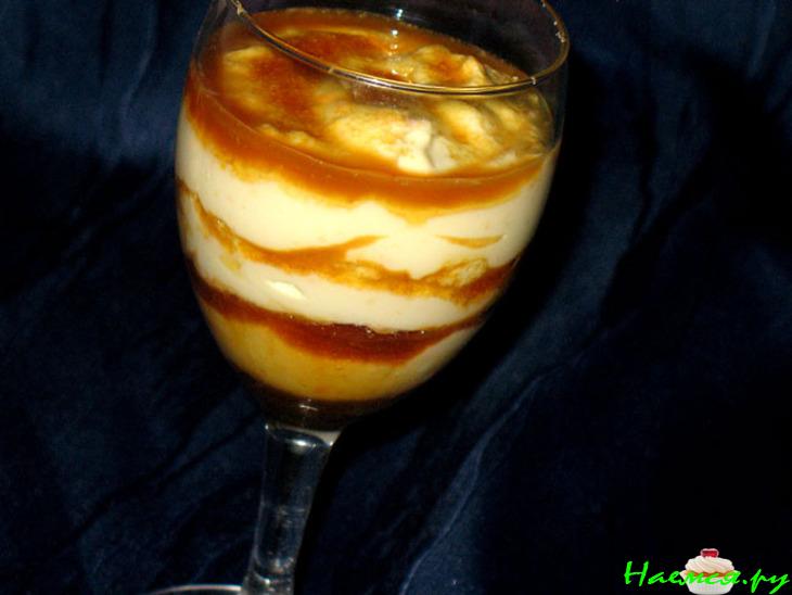 Йогуртно-творожный десерт с коричневым сахаром