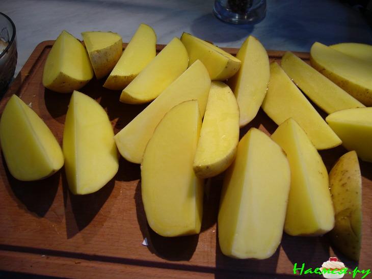 Индюшка в вермуте с карамелизованным луком и картошкой