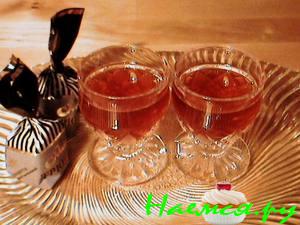 Ликер из розовых лепестков