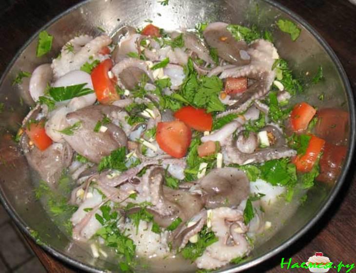 Жареные мини-осьминожки (с лимоном и двумя дипами)