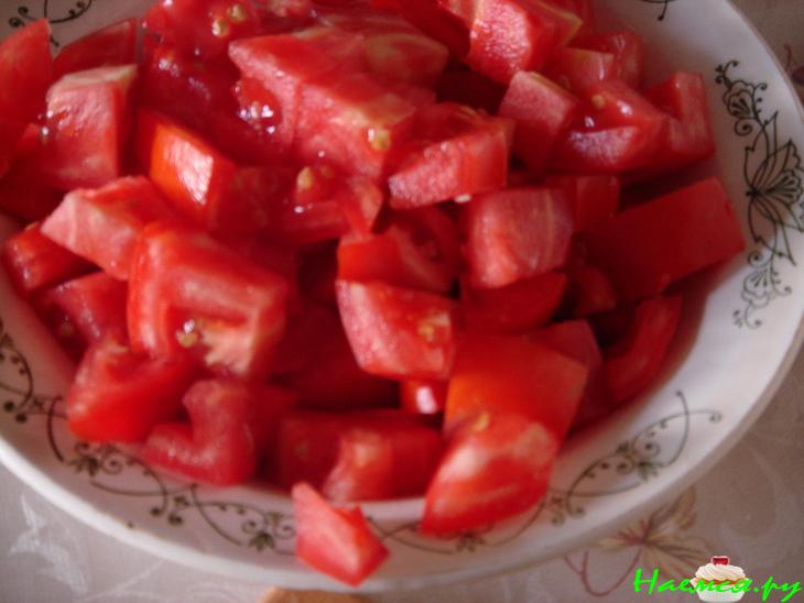 Баклажаны с оливками и помидорами