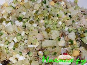 Салат с отварной белой рыбой