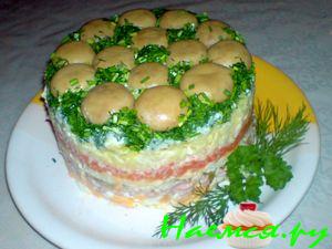 Салат "Грибная полянка" с курицей