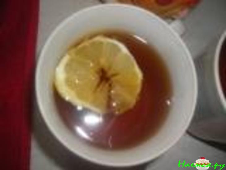 Чайный чай с лимоном