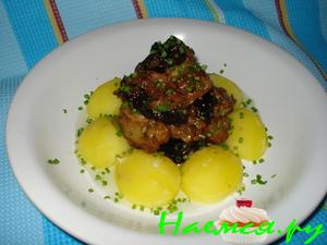Гуляш с черносливом Гуляш с черносливом