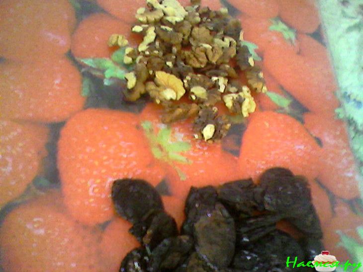 Чернослив со сметаной