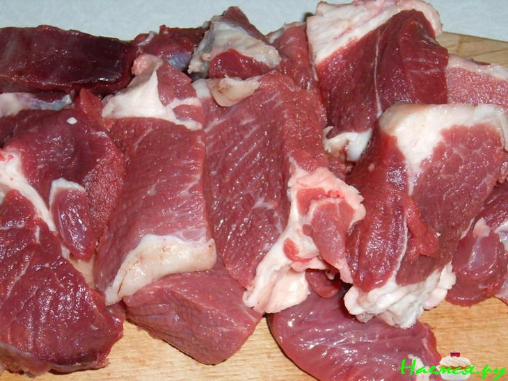 Говядина тушеная с укропом и сухим вином Говядина тушеная с укропом и сухим вином