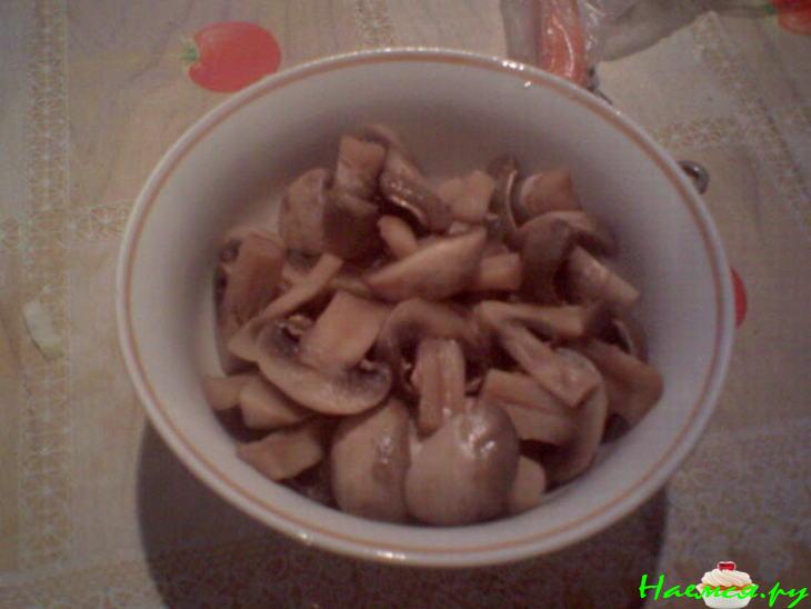 Спагетти с грибочками и сыром