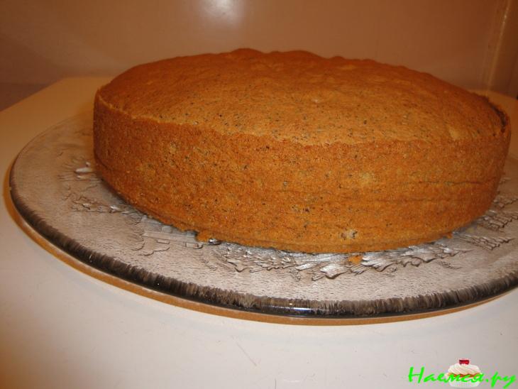 Маковый бисквит с орешками