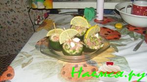 Салат в авокадо "Дары моря" Салат в авокадо "Дары моря"