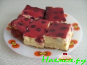 Пирог с вишней и ванильным пудингом