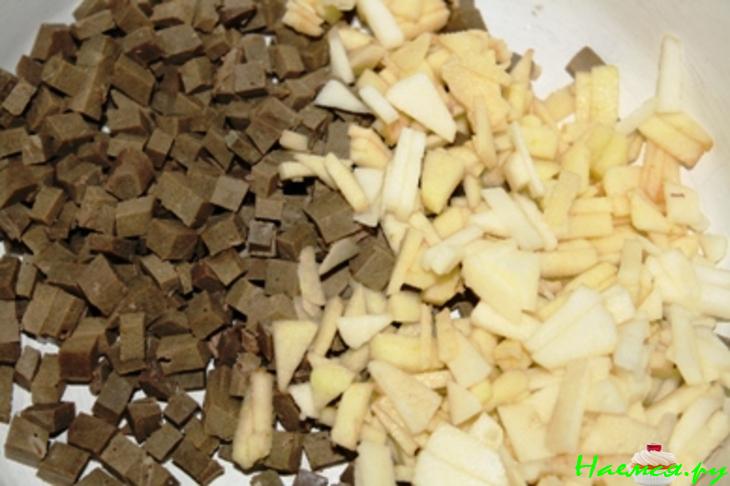 Салат из печени с яблоками