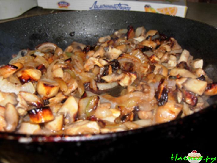 Куриный салат с грибами (вариант на тему)