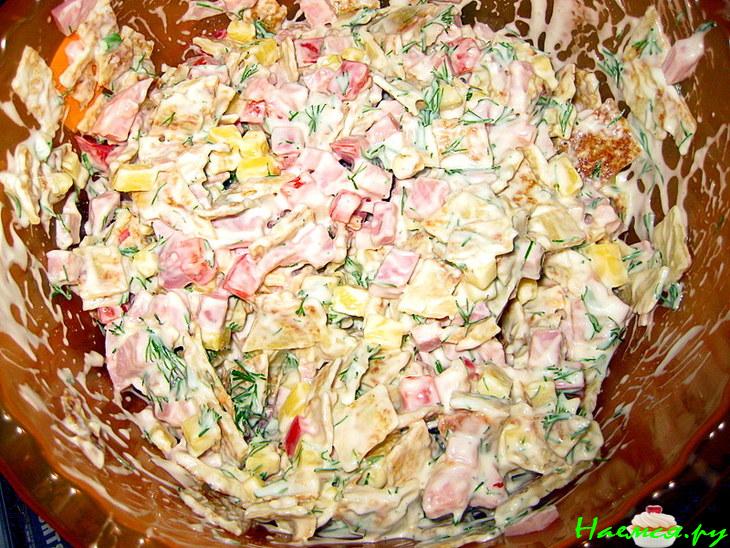 Салат с блинами