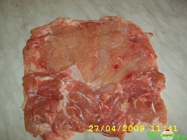 Куриный рулет с яйцом и чесноком