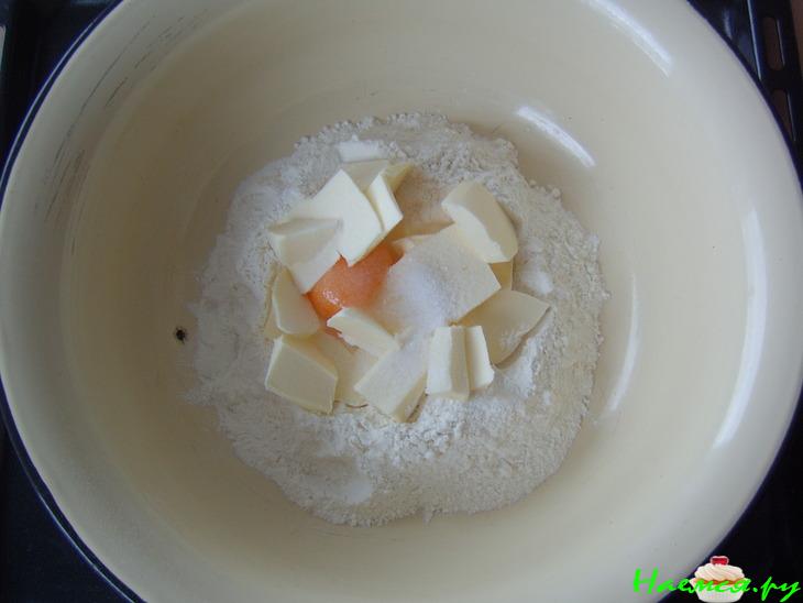 Пирог-рулет с рыбой