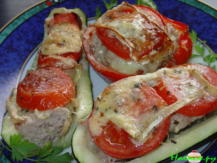 Фаршированные овощи с мягким сыром и чесноком