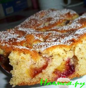 Пирог со сливами и фундуком Пирог со сливами и фундуком