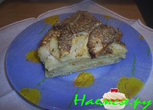 Пирог с яблоками и орехами