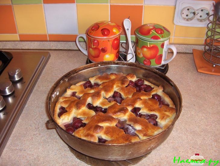 Пирог вишневый 