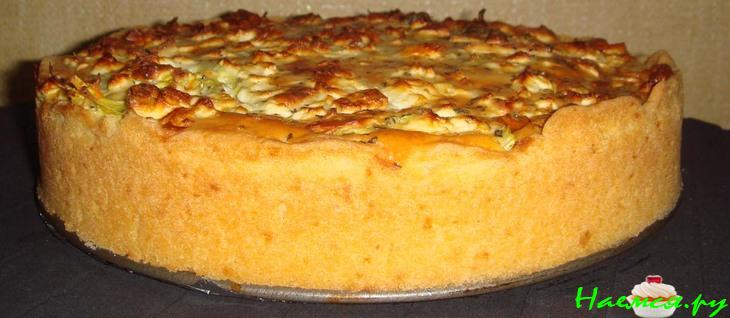 Киш из рисовой муки с маринованной капустой и базиликом