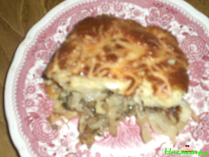 Пирог с шампиньонами, фаршем и капустой