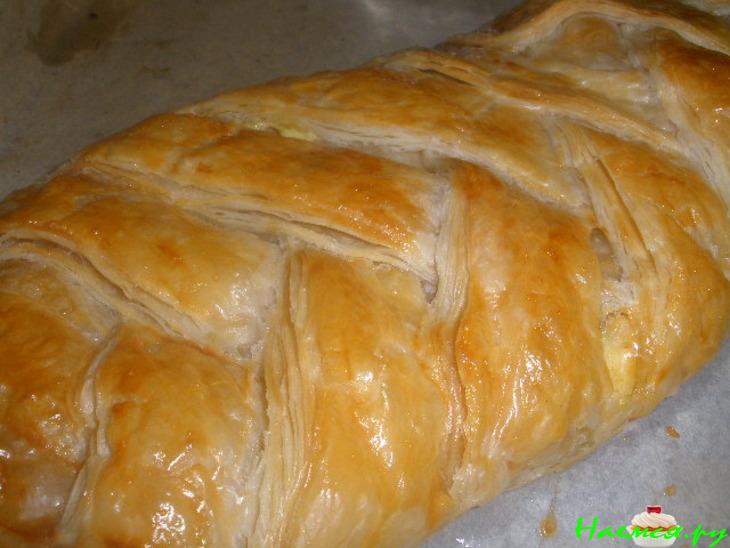 Слоеный пирог с яблочно-творожной начинкой Слоеный пирог с яблочно-творожной начинкой