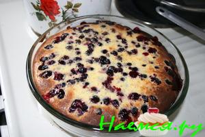Пирог со свежей черной смородиной Пирог со свежей черной смородиной
