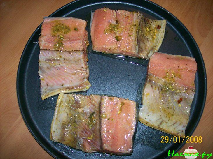 Лосось с помидорами и сыром в микроволновке Лосось с помидорами и сыром в микроволновке