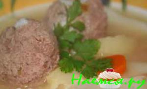 Суп с фрикадельками и свиными копчеными ребрышками