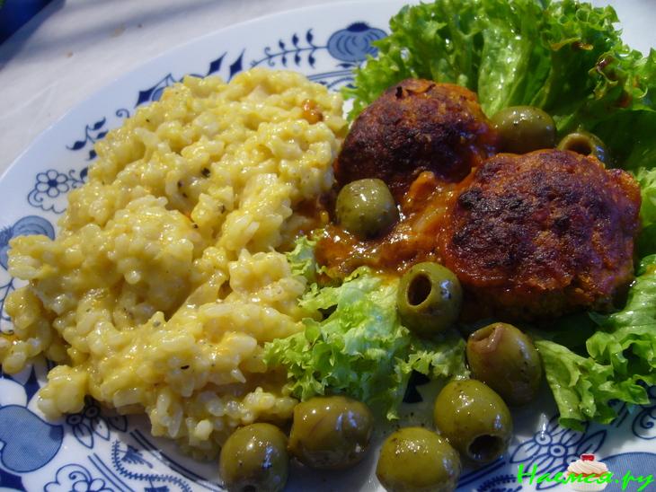 Нежные рыбные шарики в томатном соусе&nbsp;