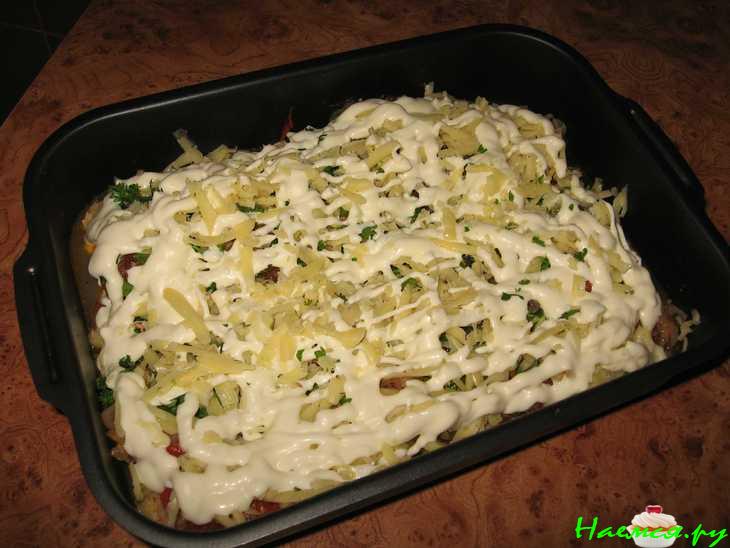 Рыба, запеченная с помидорами и сыром