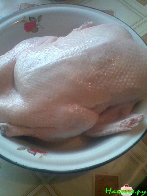 Фаршированная утка домашней лапшой и печенкой