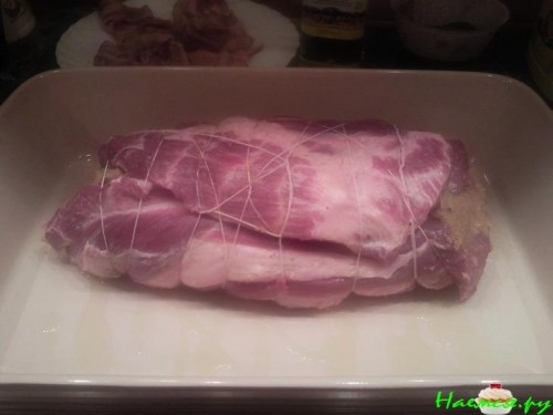 Праздничный мясной рулет