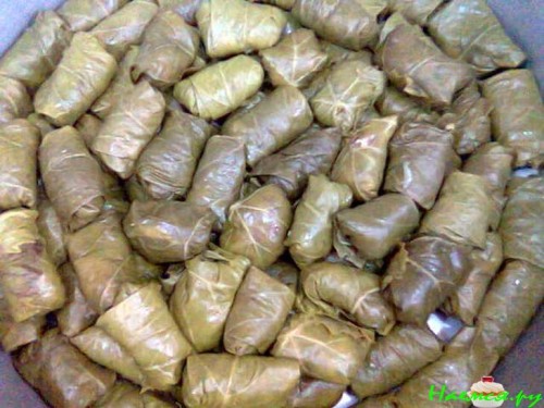 Долма из виноградных листьев