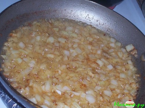 Чихиртма из курицы,с помидорами и яйцами