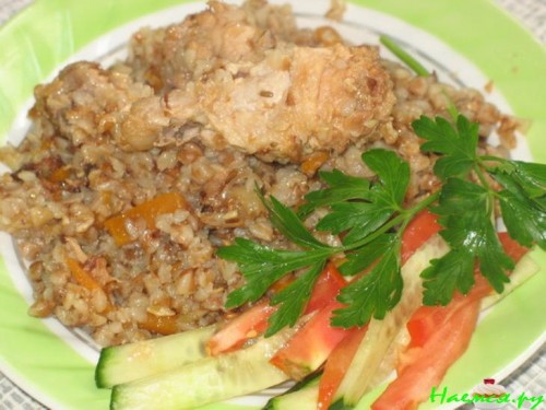 Гречневый "плов" с куриными крылышками