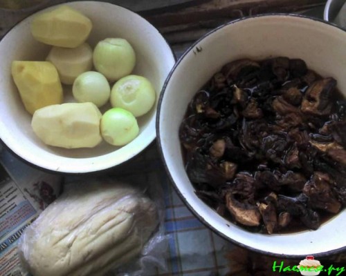 Грибной суп с &laquo;ушками&raquo;