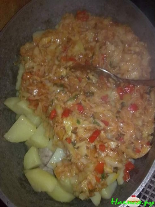 Картофельно-капустное рагу по-деревенски