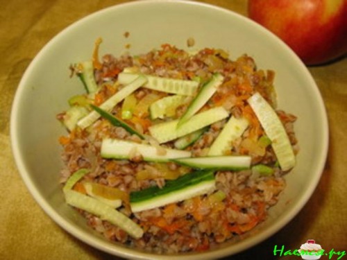 Гречневая каша с овощами и кедровыми орешками