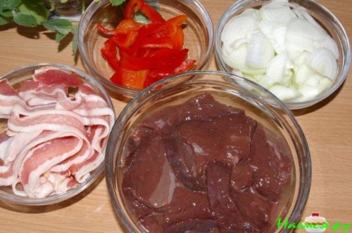 Печень в беконе