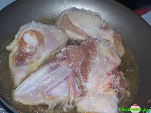 Чихиртма из курицы,с помидорами и яйцами