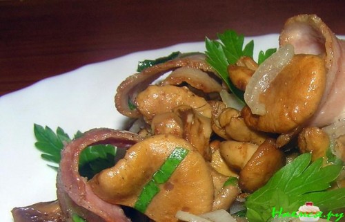 Грибное рагу с беконом