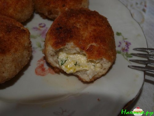 Куриные котлетки с двумя сырами