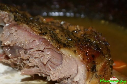 Баранья лопатка запеченная с морковью